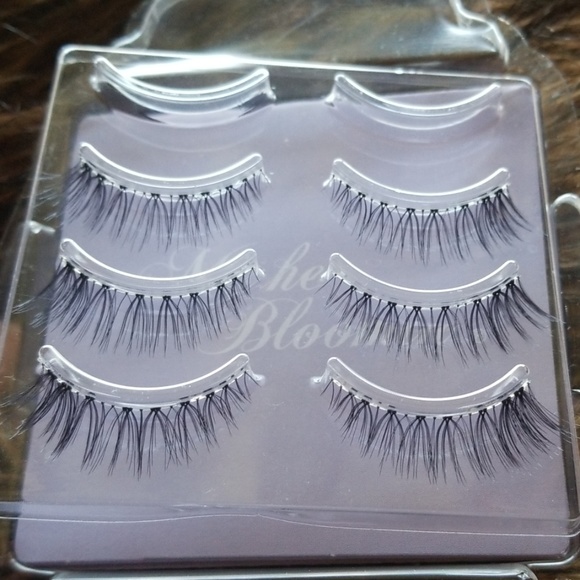 Eyelashes - Picture 2 of 4